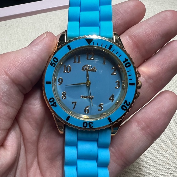 Blue and gold watch - Picture 2 of 7